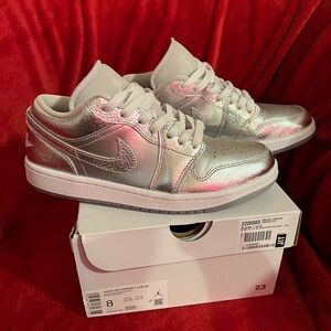 WMNS Air Jordan 1 Low